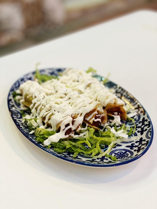 Flautas de pollo