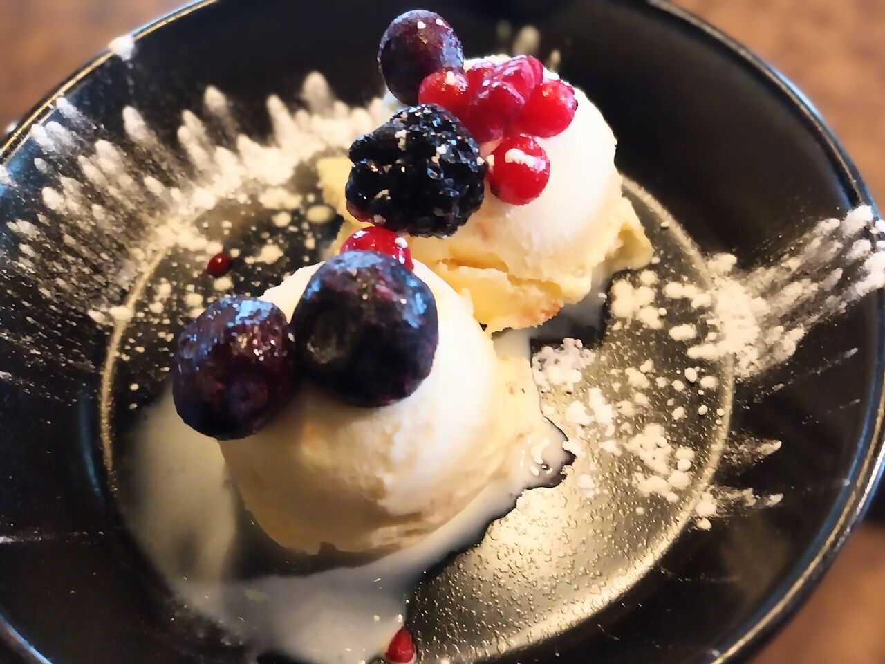 Helado con frutos rojos 