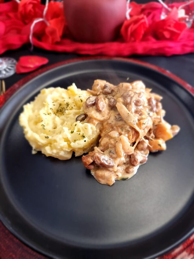 ECRASE DE POMMES DE TERRE- POULET - SAUCE CREMEUSE SUCRE SALE ( RAISINS SECS, ABRICOTS, DATTES)