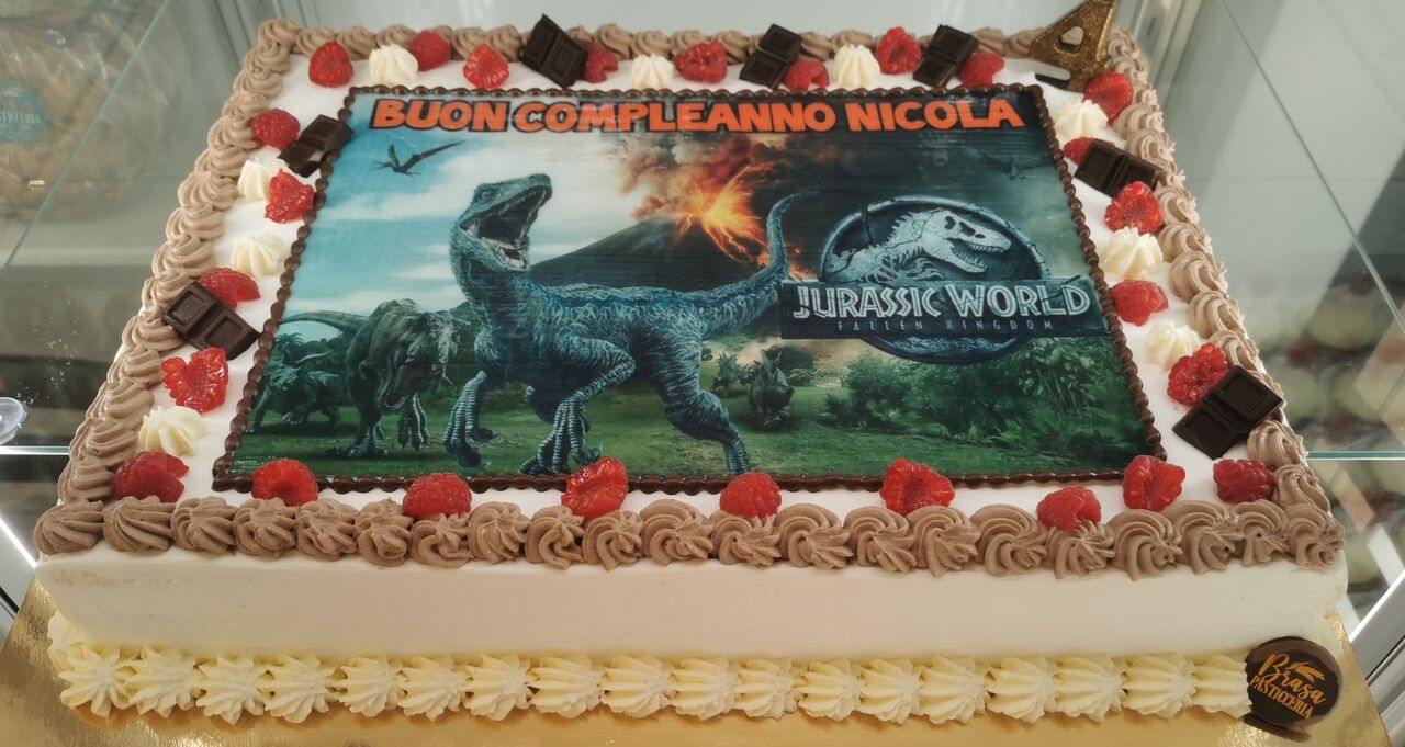 Torta Pan di Spagna con cialda personalizzata