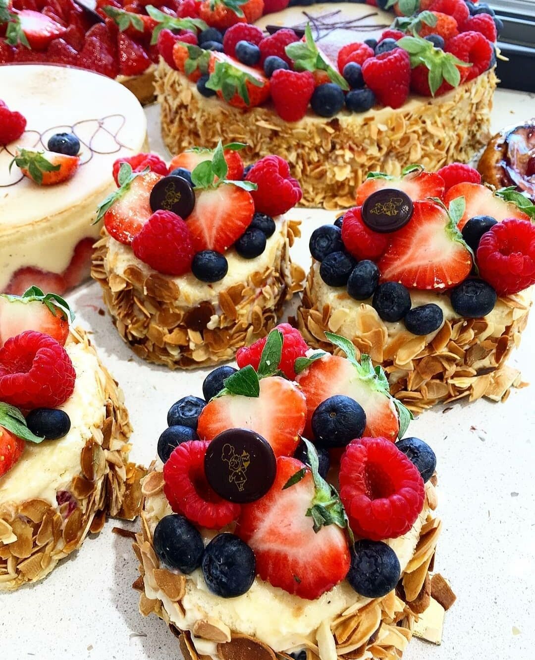 Fraisier revisité fraise-framboise-myrtille