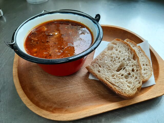 Kotlíkový guláš.