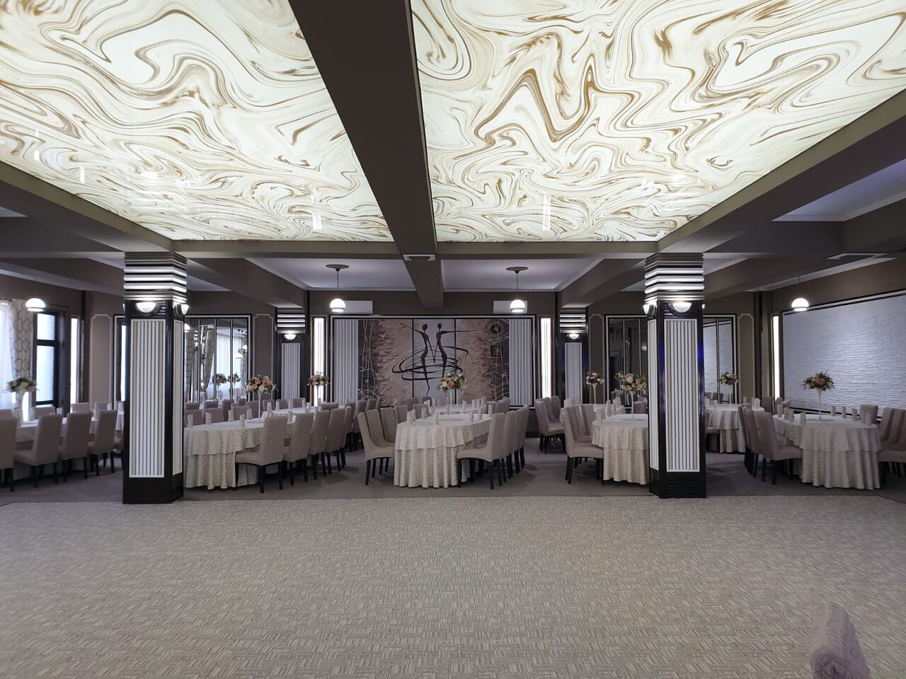 DOUA SALI DE EVENIMENTE