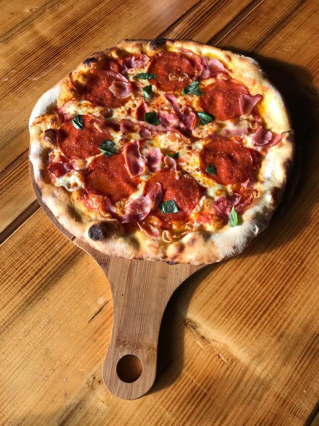 Pizza iz krušne peći 