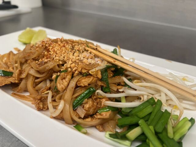 PAD THAI