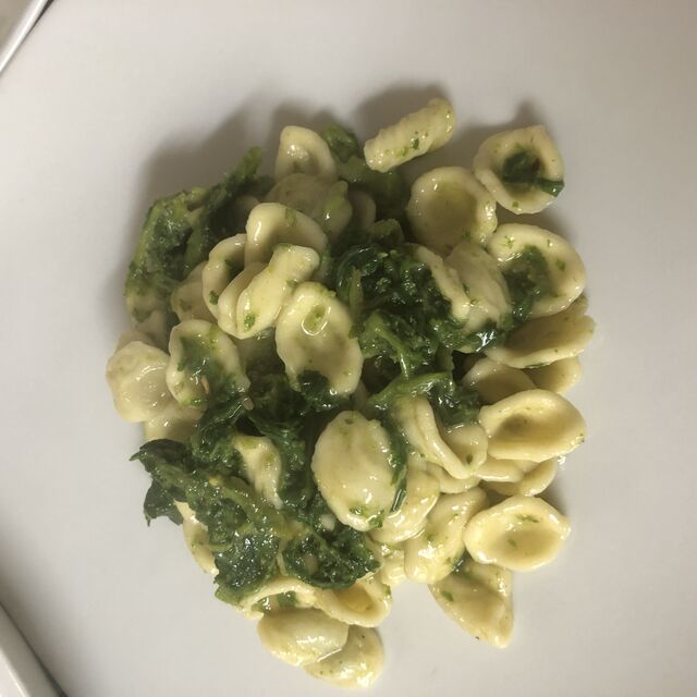 Orecchiette con le cime di rape e acciuga sfritta 