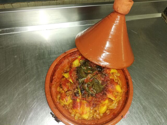 Tajine de légumes et raisins secs