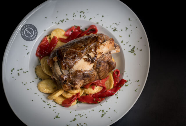 Codillo ibérico a baja temperatura 