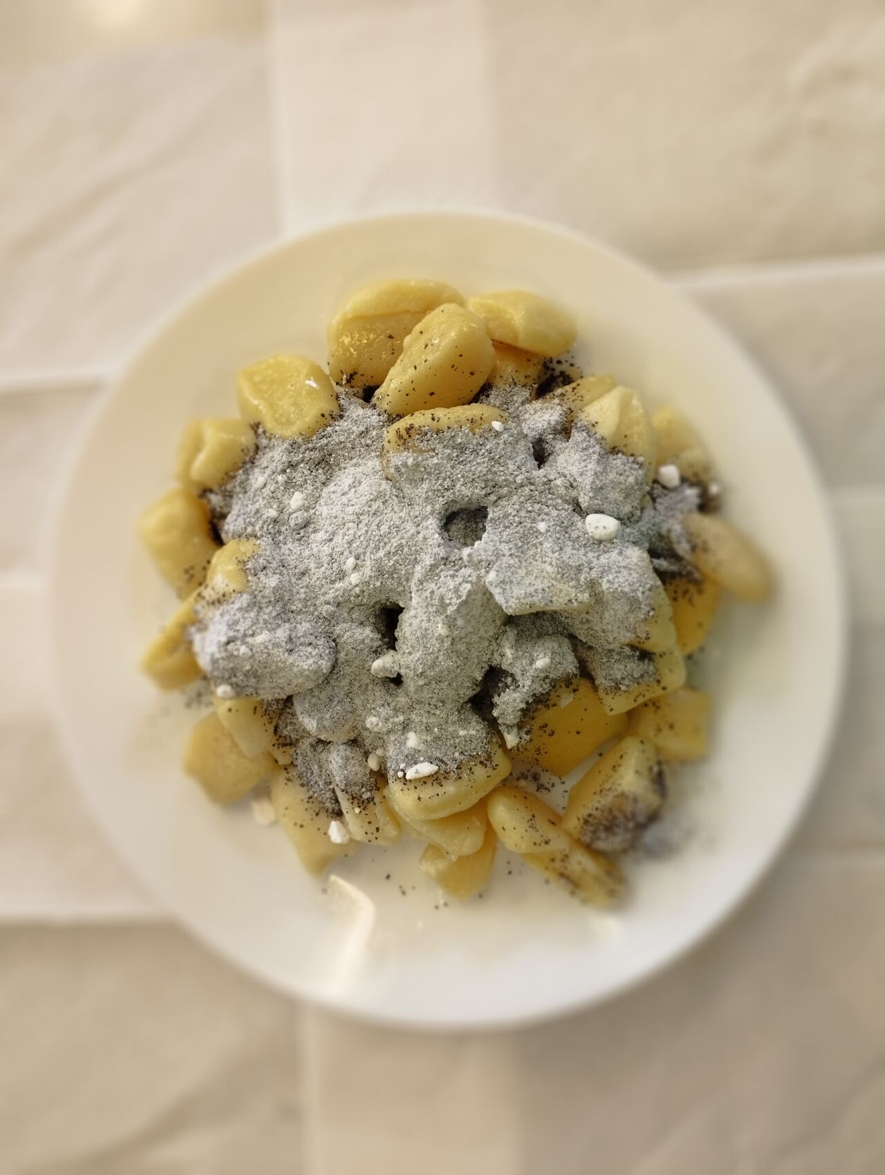 Bramborové šišky s mákem a cukrem