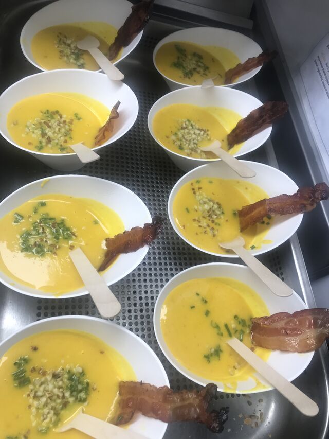 Velouté de potimaron et chips de lard 