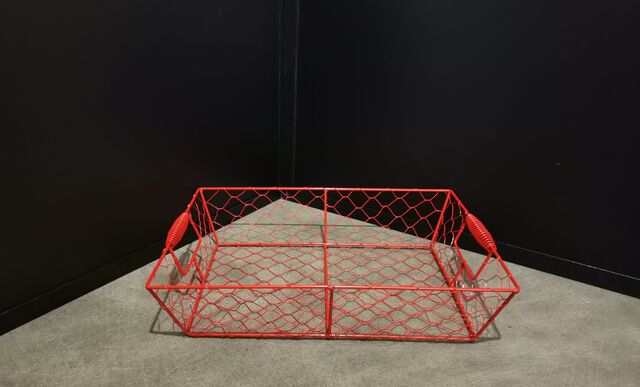 Corbeille en métal rouge=plus en stock 