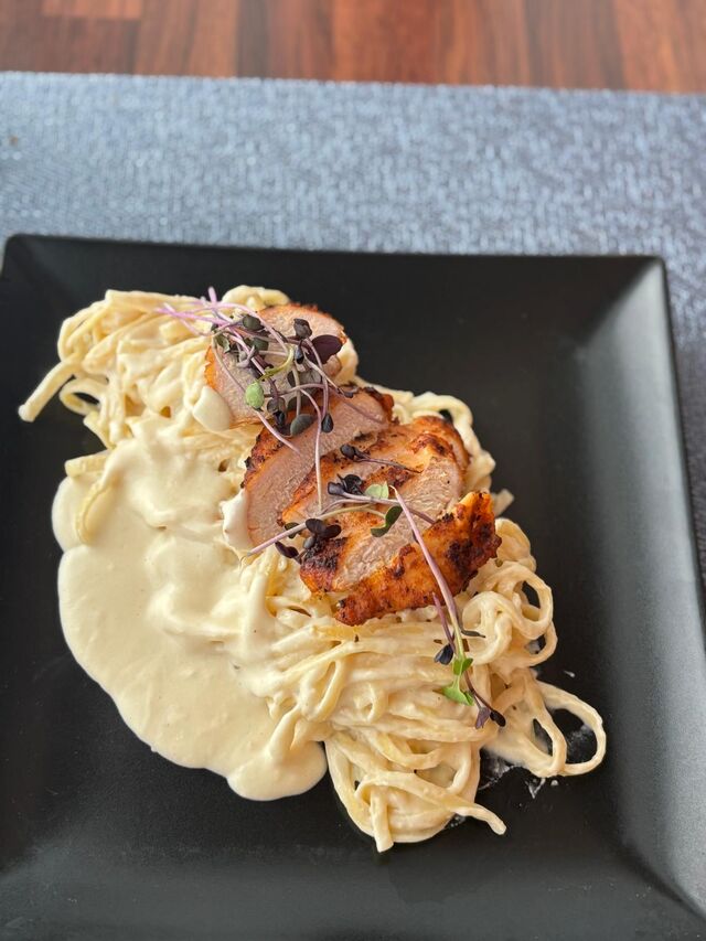 Špagety Quattro Formaggi, kurací steak