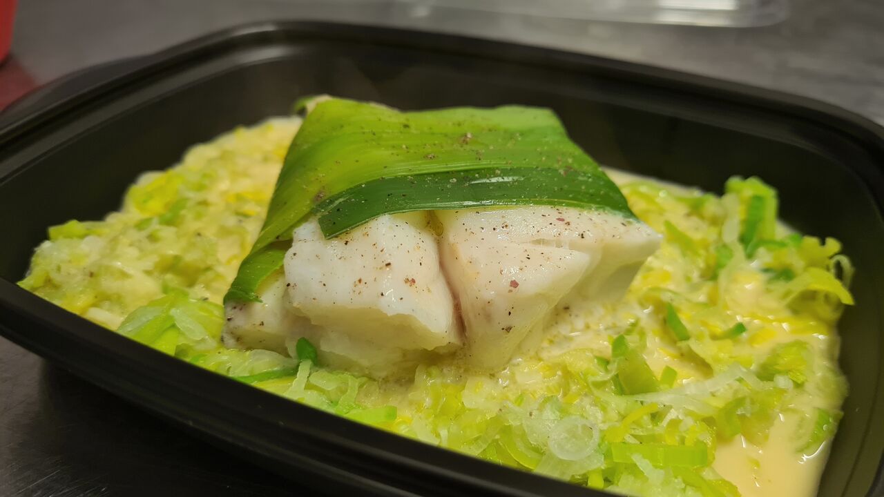 A emporter SKREI SUR FONDUE DE POIREAUX, fumet aux agrumes