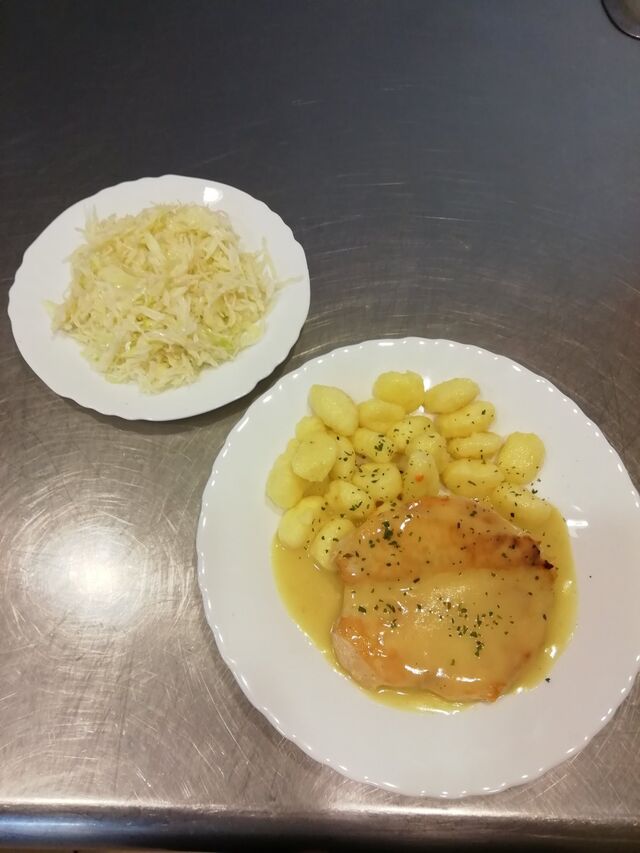 Piletina na bijelo s njokima