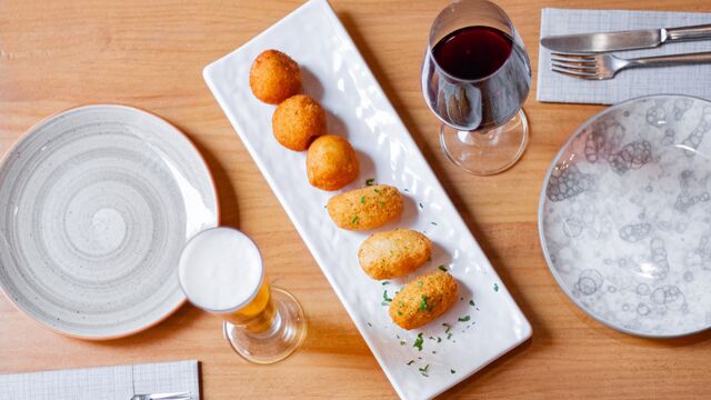 Croquetas cremosas de Jamón ibérico 
