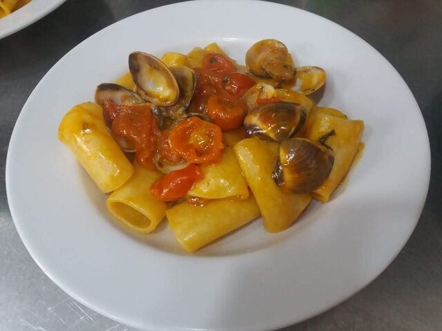 Paccheri pachino e vongole
