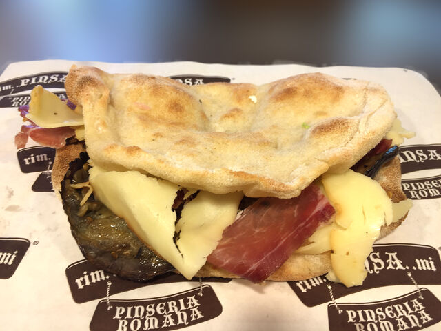 Pinsotto speck provola e melanzane grigliate