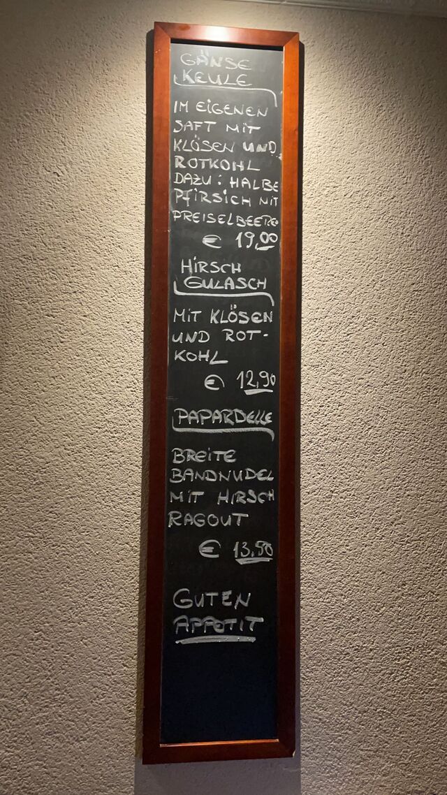 An unseren Tafeln finden Sie wechselnde Angebote. 