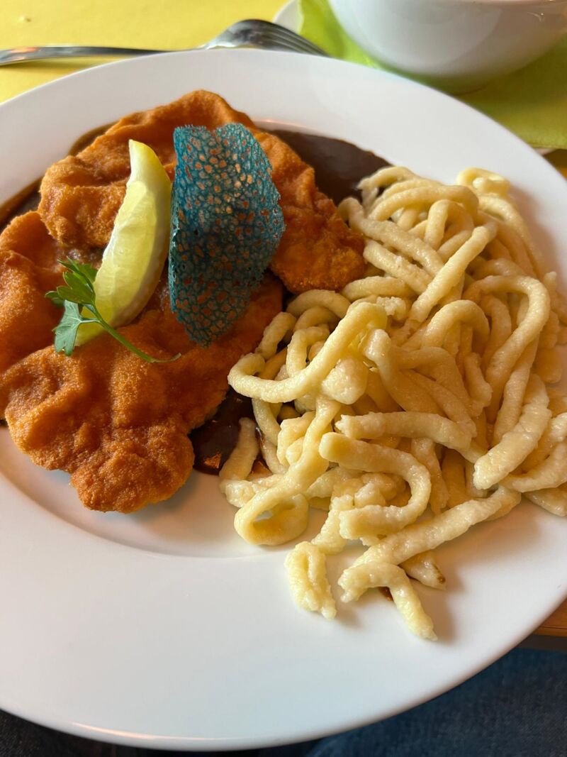 Schnitzel mit Spätzle
