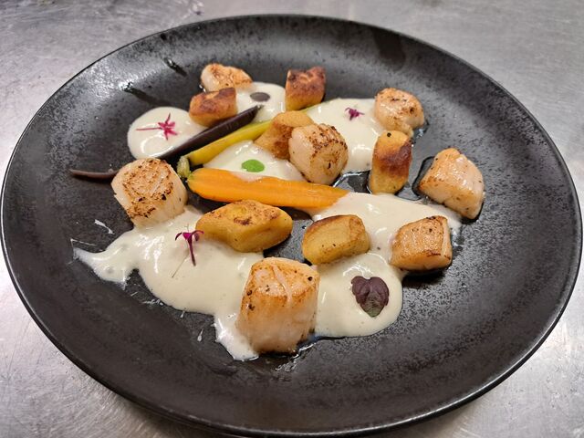 Poêlée de St- Jacques émulsion truffe