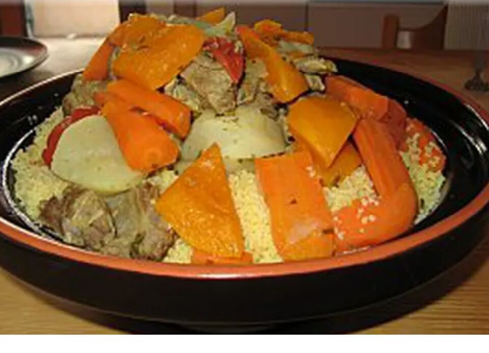 Couscous Agneau 16,50 € la part
(Semoule, Légumes, Bouillon et Agneau)