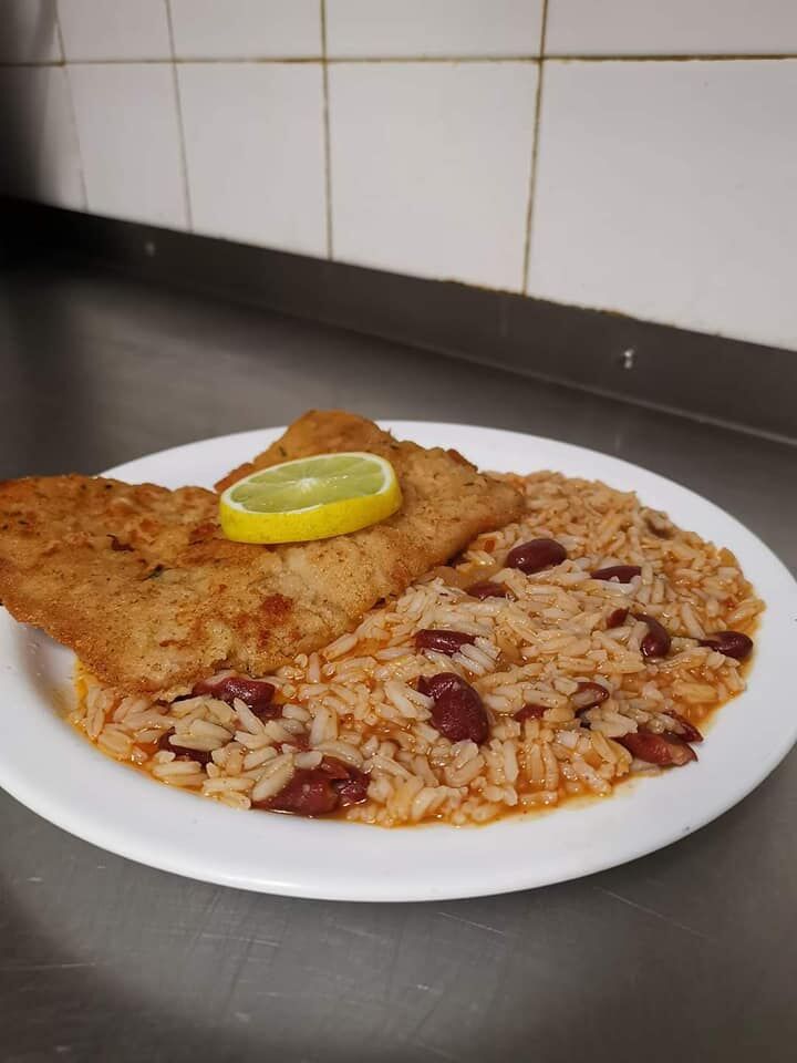 Prato do dia - Panados com arroz de feijão