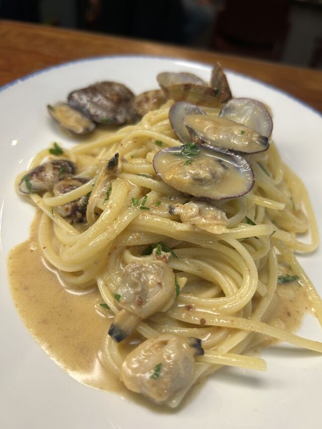 linguine alle vongole , bottarga di muggine e tonno 