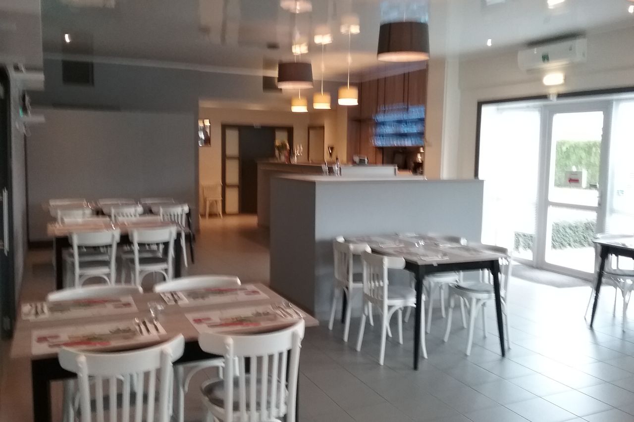 Pizzeria restaurant