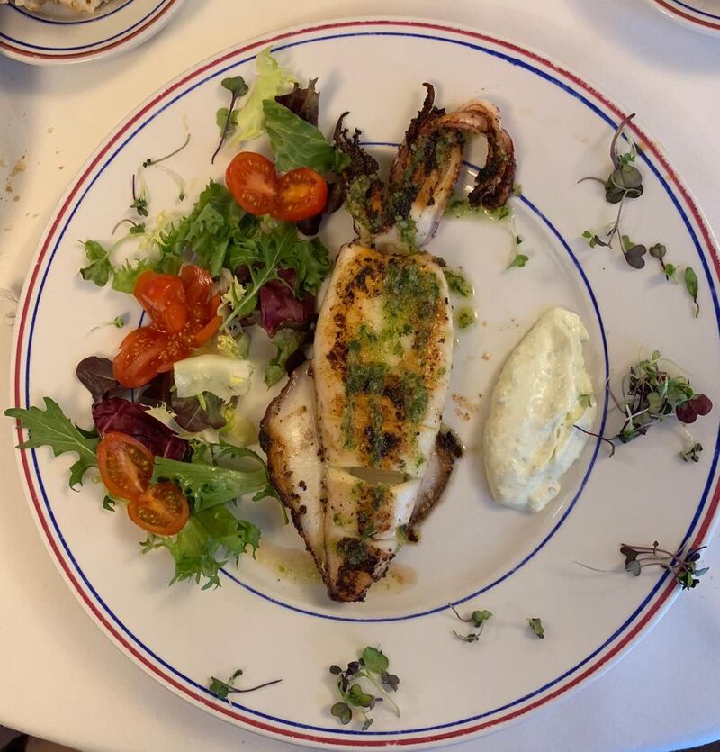 Calamar de potera a la plancha con alioli