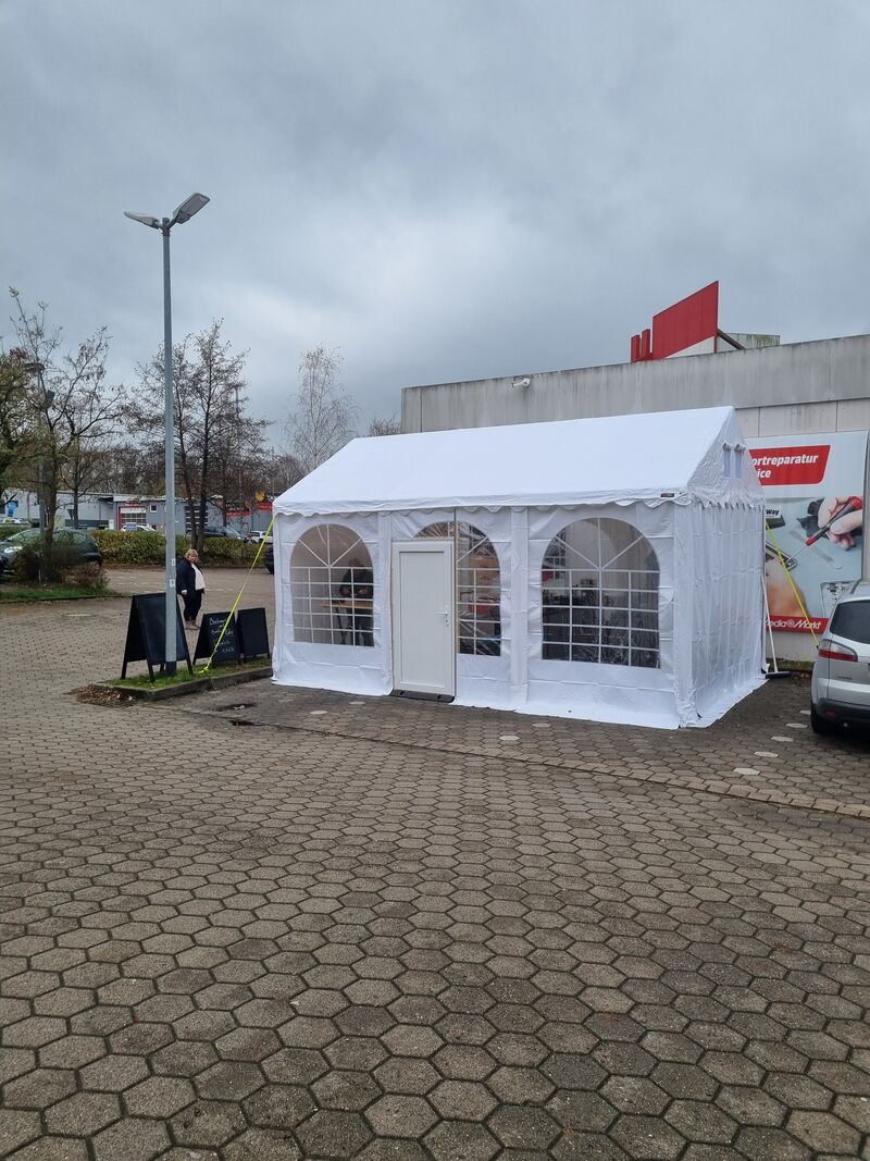 Immer noch bei Mediamarkt nur neues Zelt