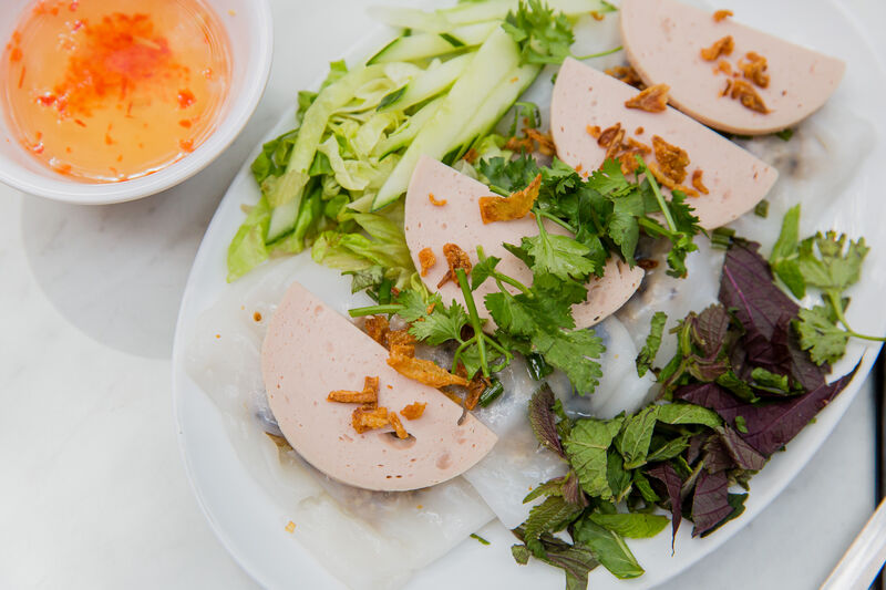 Banh cuon thit cha lua