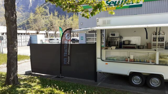 Retrouvez nous sur le parking de feu vert Sallanches