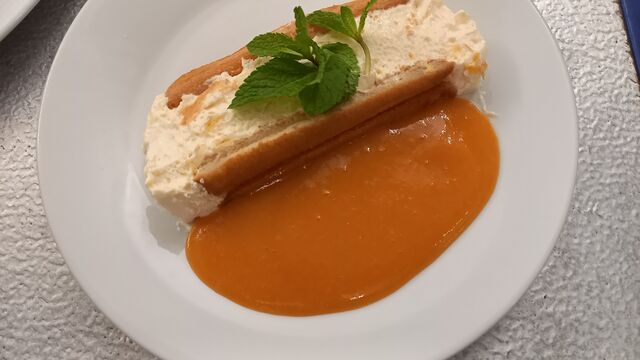 Charlotte aux abricots