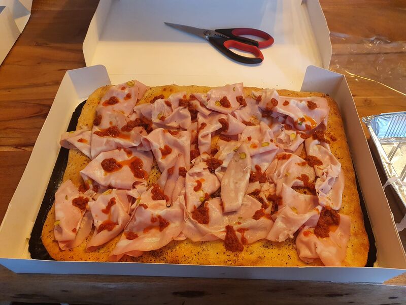 Foccacia mortadelle levoni pesto rouge
