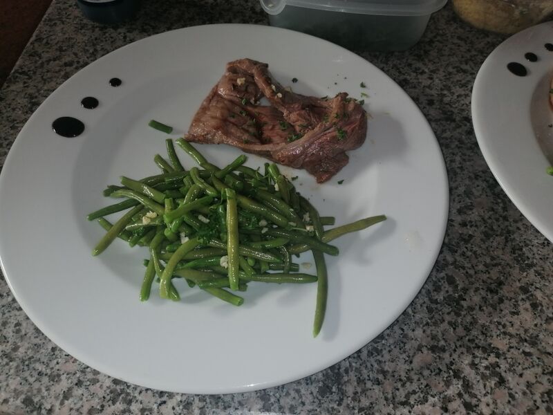 Plat du jour gigot d'agneau & haricots verts 