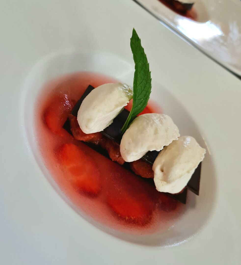 Fraises et Rhubarbe en Textures