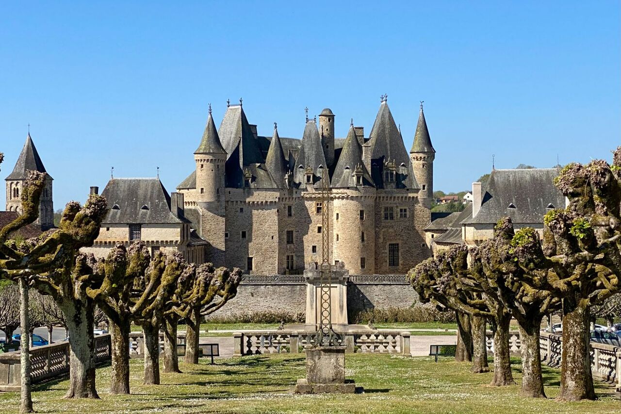 Le château de Jumilhac le Grand