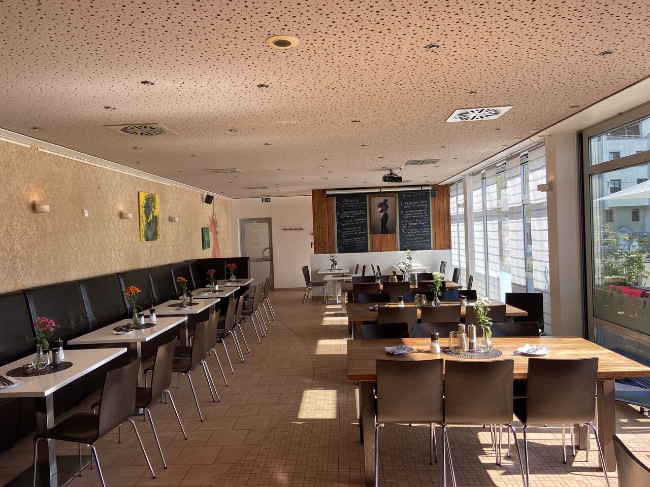 Restaurant drinnen