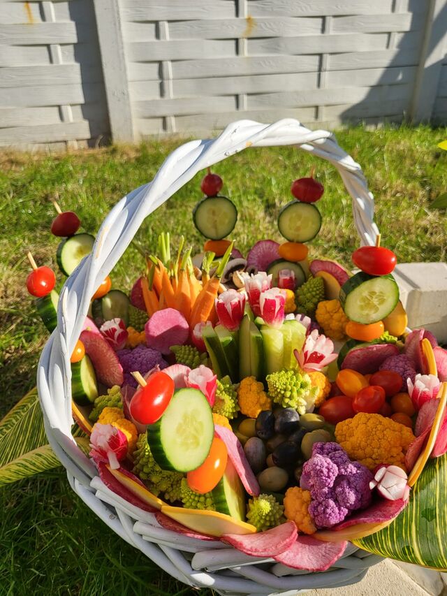 CORBEILLE DE LEGUMES : 6 – 8 personnes 75€