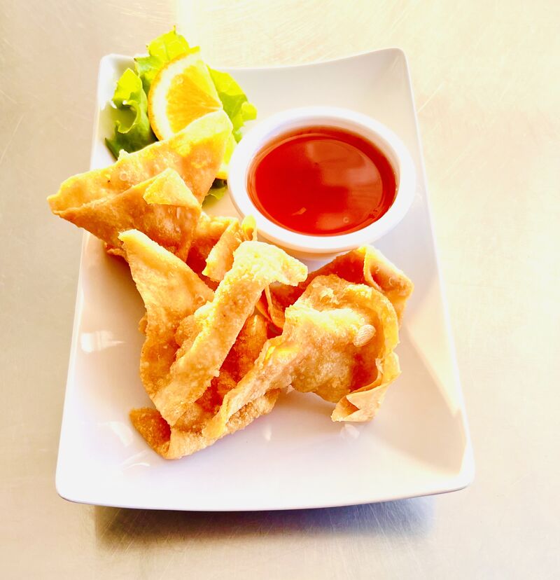 Hausgemachter Wantanteig gefüllt mit Hähnchen & süß-sauer Soße