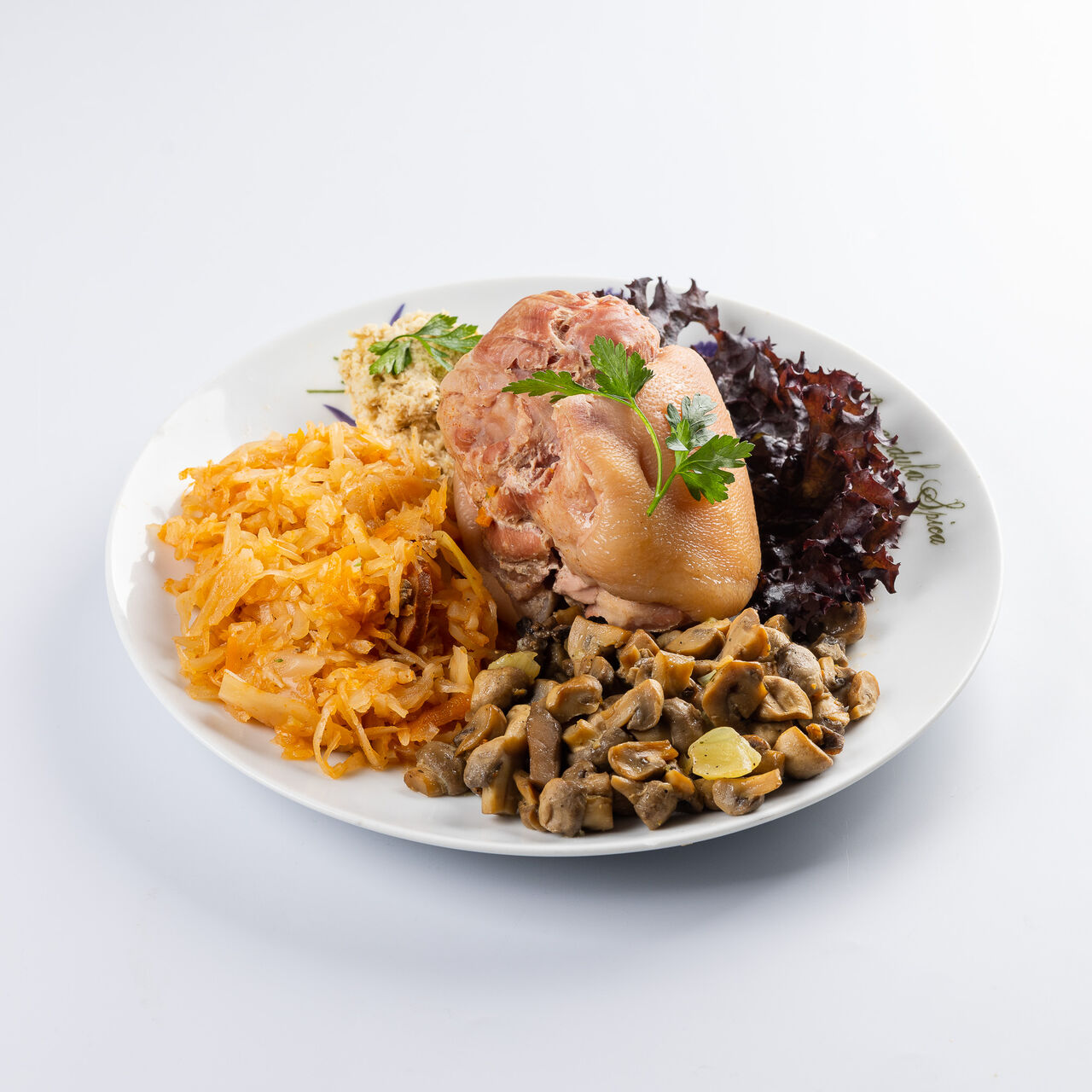 Golonka z bigosem, pieczarkami i chrzanem