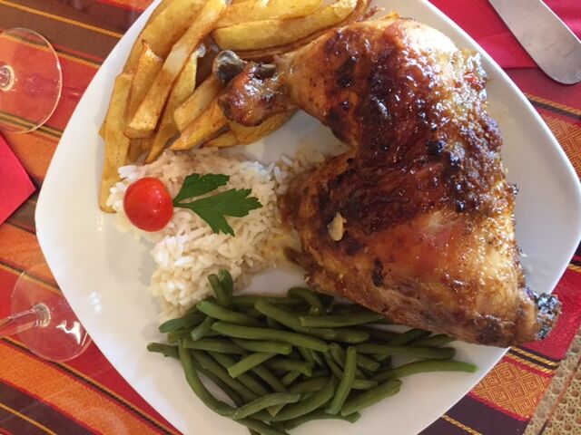 Poulet rôti, frites maison 