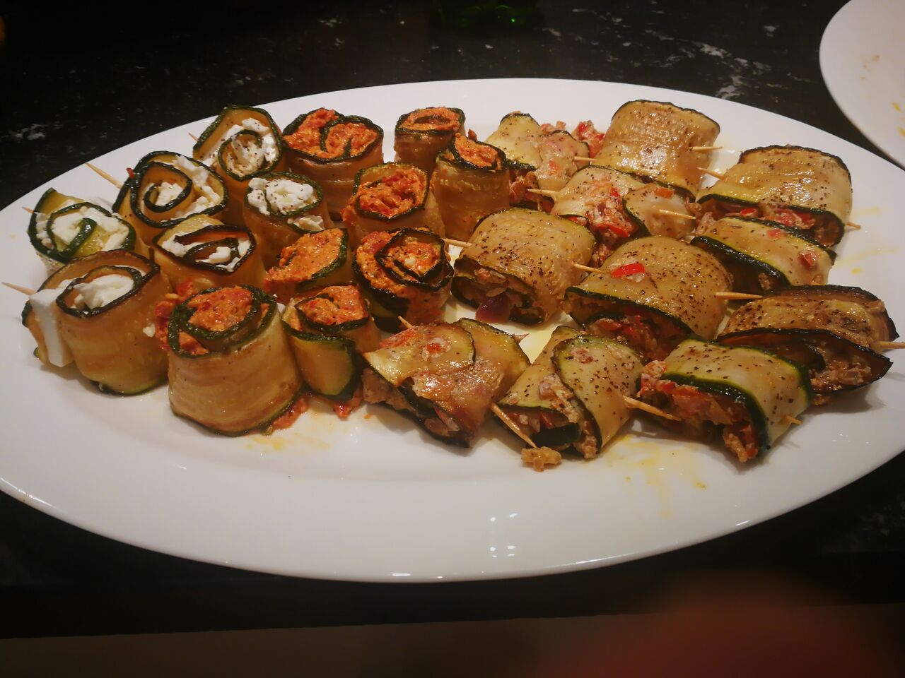 Gefüllte Zucciniröllchen