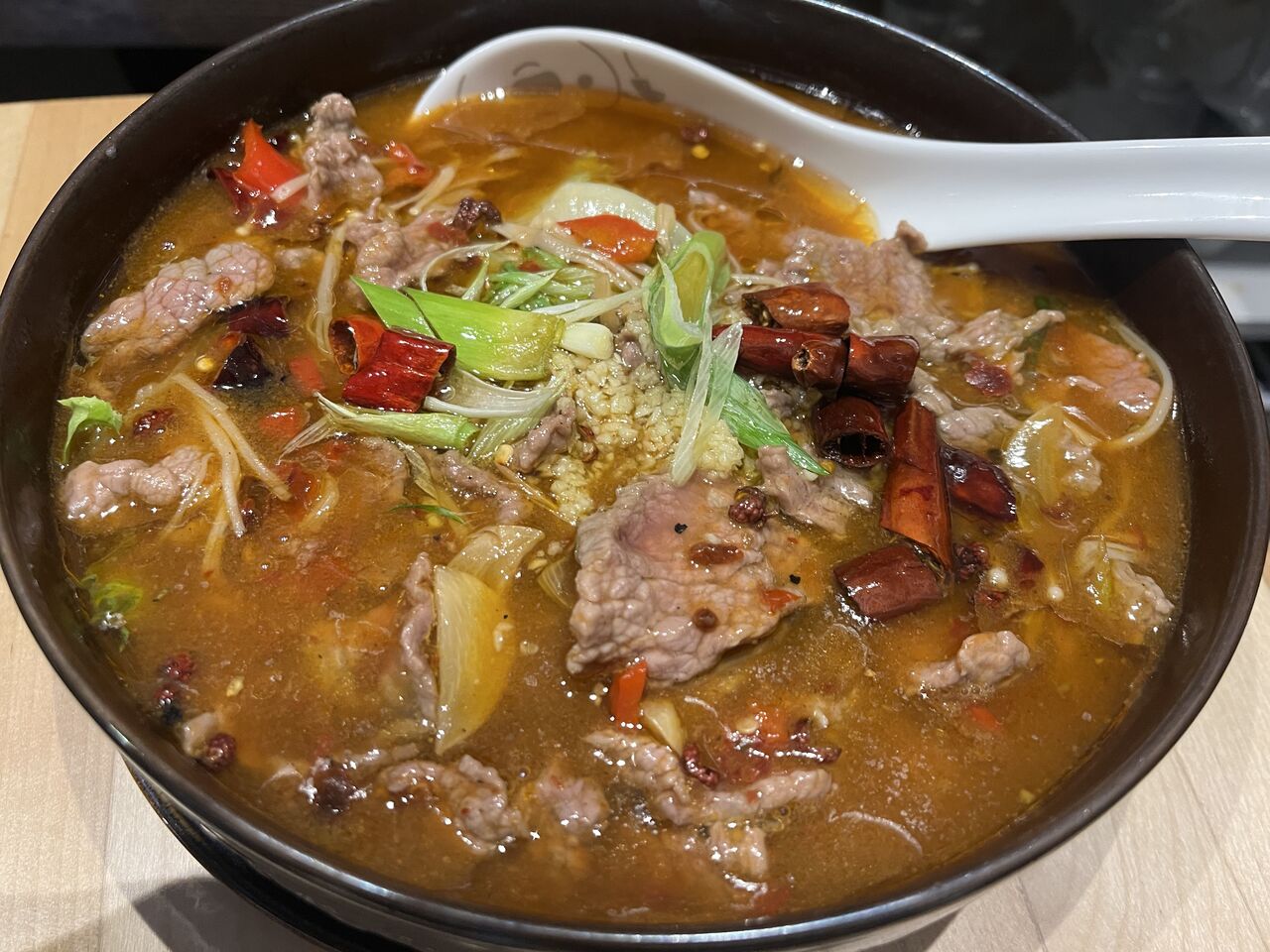 Bœuf poché au piment, saveur sichuanaise