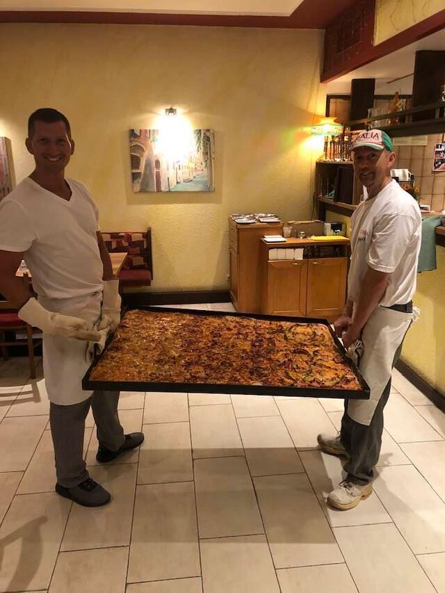 Riesenpizza (Partypizza) 15-20 Personen 