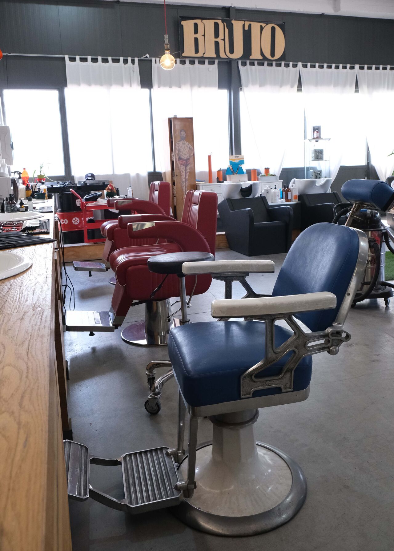 Barberia Bruto's al Recyclage.