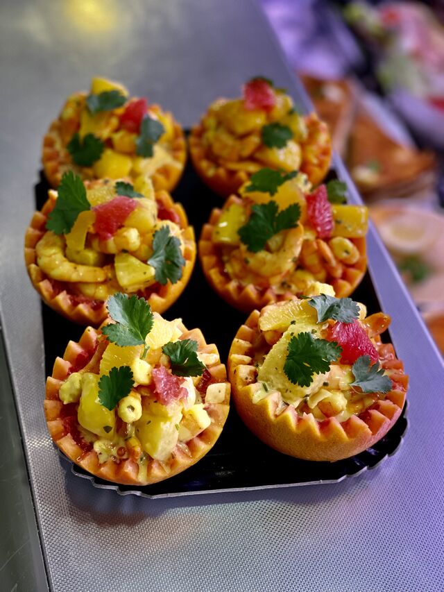 Pamplemousse crevettes et fruits exotiques