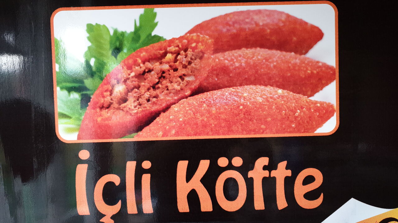 Ev yapımı enfes
İçli köfte porsiyon doyumluk
20 tl