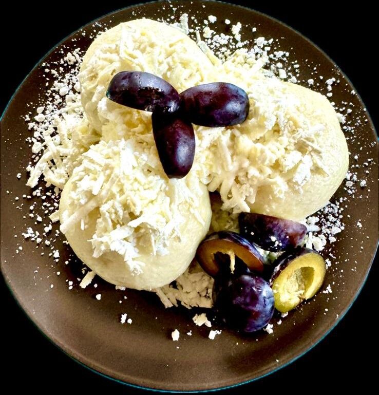 Knedlík kynutý se švestkou / 450g / 58,- kč