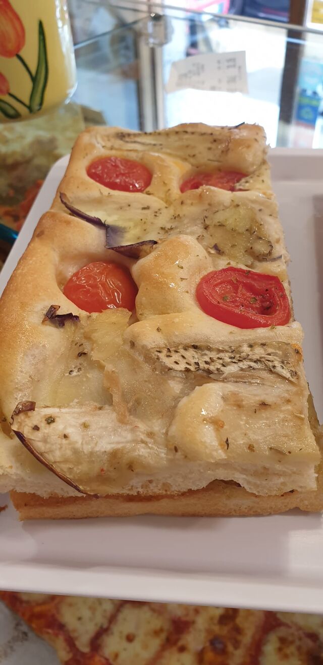 Focaccia con Melanzane e Pomodorini